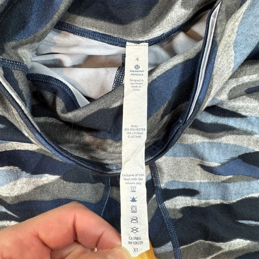 Lululemon Wunder‎ Under Crop Leggings Blue Grey Camo Size 4 Yoga Pants